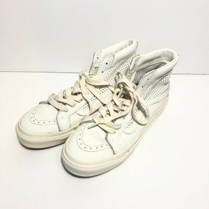 VANS OF THE WALL HIGH TOP WHITE SNEAKERS  6.5